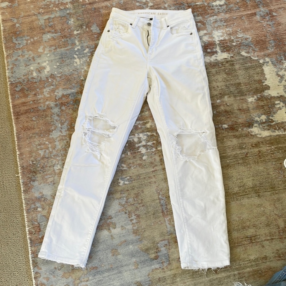 American eagle size 0 White ripped jeans